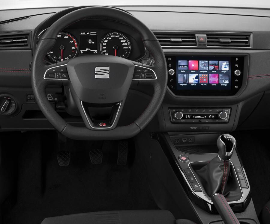 Детали интерьера Seat Arona FR 2017 года  (WW) (фото 3 из 47)